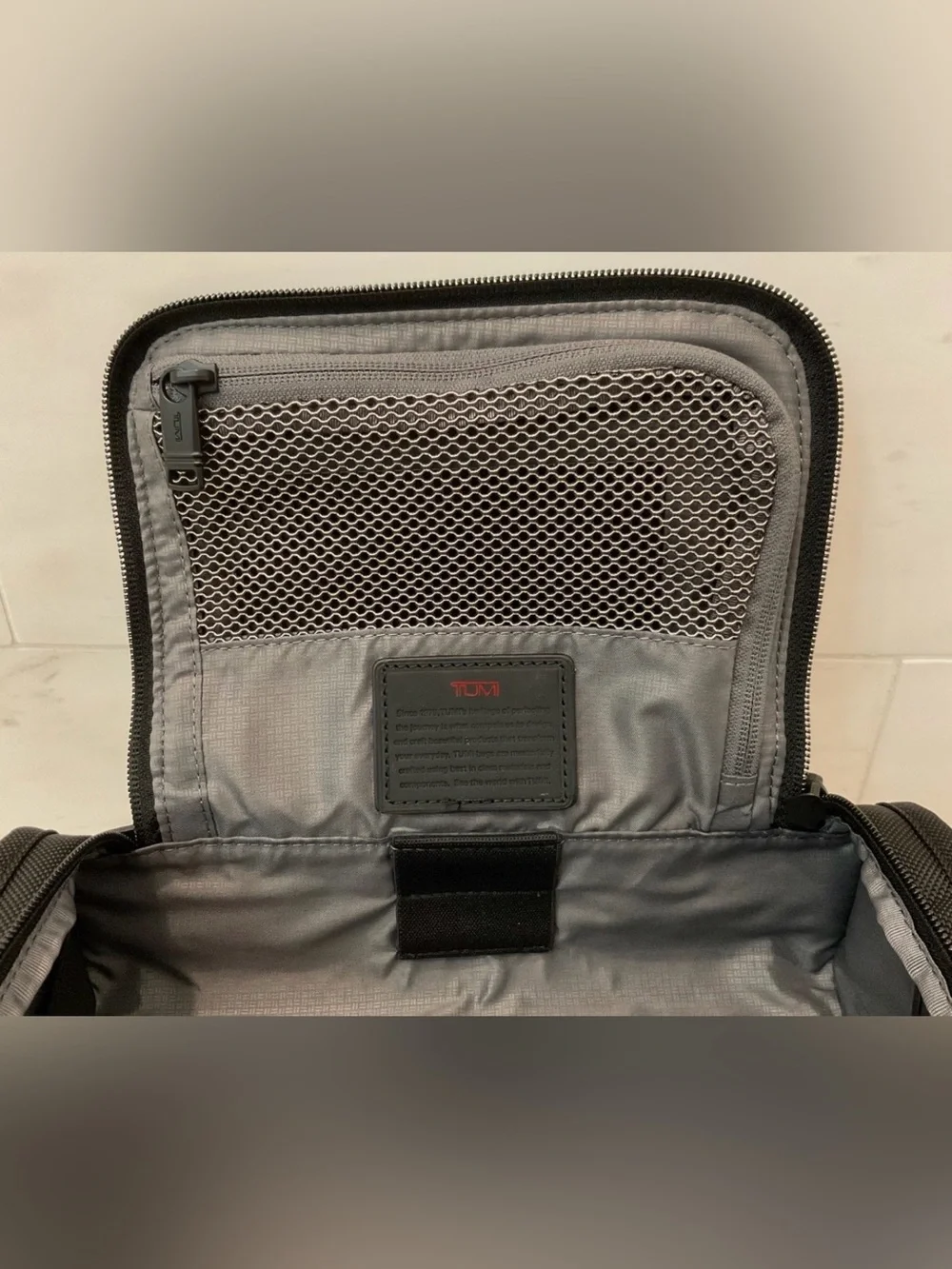 NEW Tumi ALPHA 10.75” Ballistic Nylon TRAVEL DOPP Toiletry KIT - BLACK